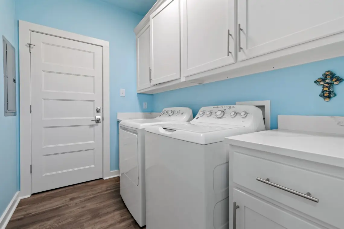 1fdfbfbe53da4a599c5e880e750e153a LargeOriginal.jpg