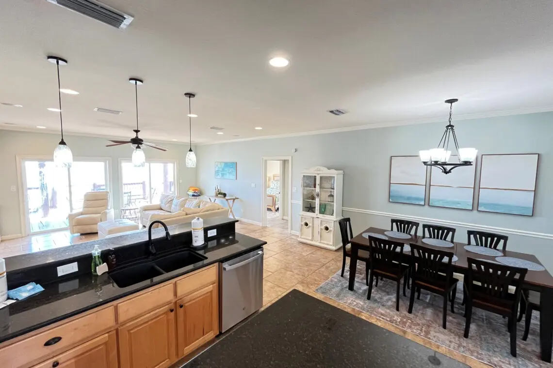 8effe1a360c84628a08fb12d84f92104 LargeOriginal.jpg