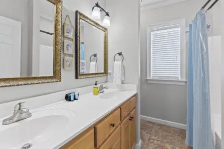 1ef1165a3dc3457082d01ef0540a384e LargeOriginal.jpg