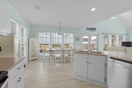 0f31c98298c845abbf9973c3bd28362f LargeOriginal.jpg