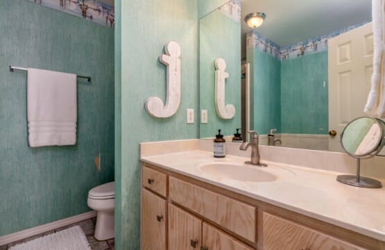 2dbcacd43a6e4c358b23780031edc598 LargeOriginal.jpg