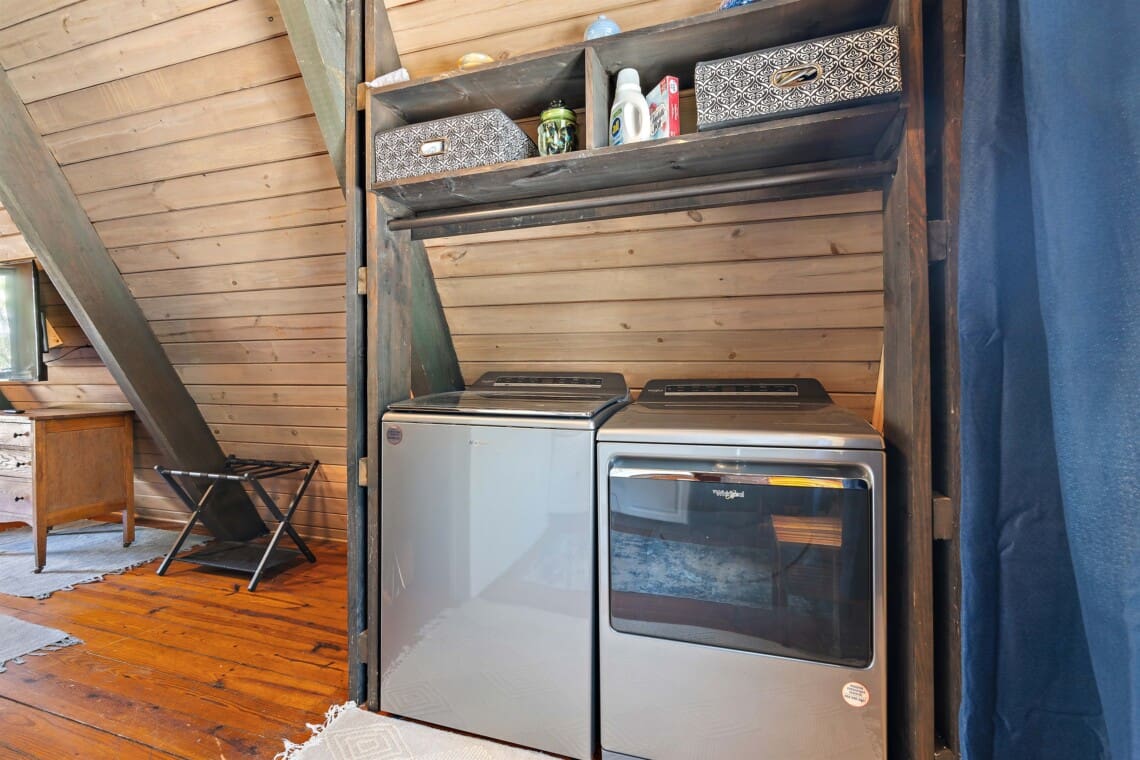 5ca422557d7241beb9589c792d382c7b LargeOriginal.jpg