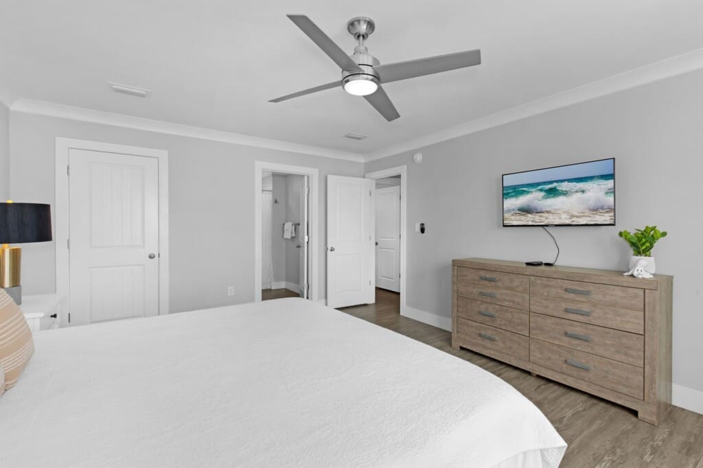 6c7a87c5b2594fd7a41d7a7ed6627e20 LargeOriginal.jpg