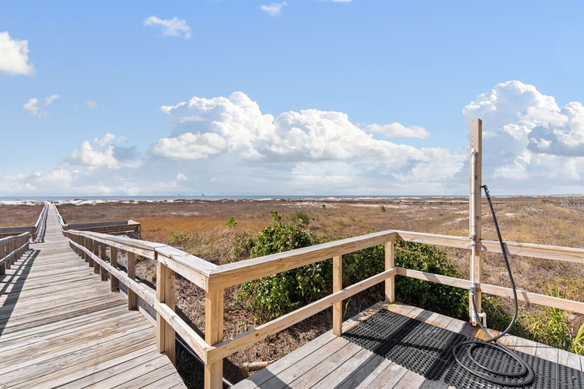 776f7318e86740de90db81a696f6cd90 LargeOriginal.jpg