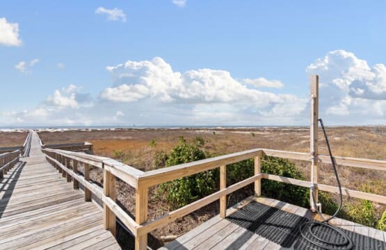 776f7318e86740de90db81a696f6cd90 LargeOriginal.jpg