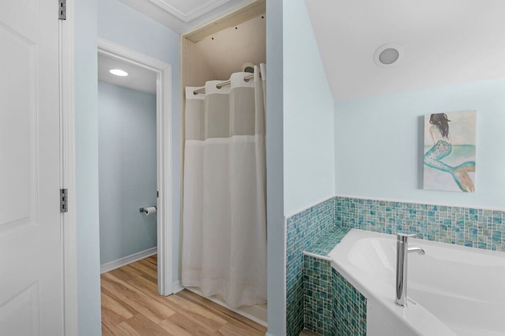 8d73a01399ac4b1b9c9a13c69fb3b166 LargeOriginal.jpg