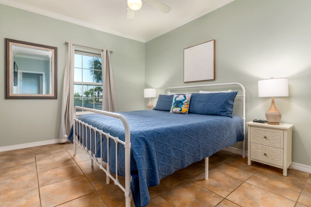 c229be6079b345a78bbf19d228bfdc55 LargeOriginal.jpg