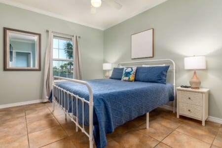 c229be6079b345a78bbf19d228bfdc55 LargeOriginal.jpg