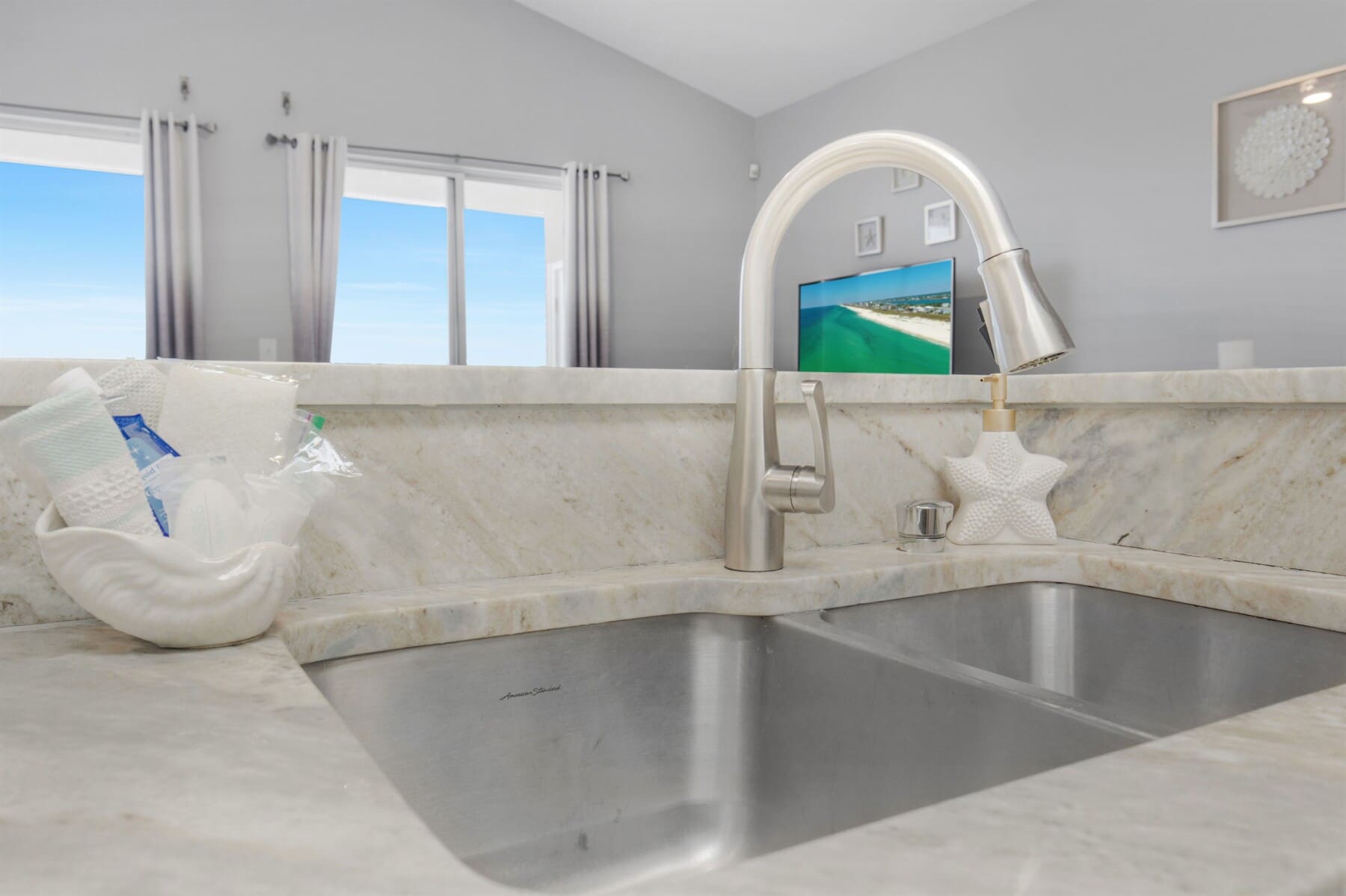 d265ec32a7ca4bdd9b1b78eb566a8d16 LargeOriginal.jpg