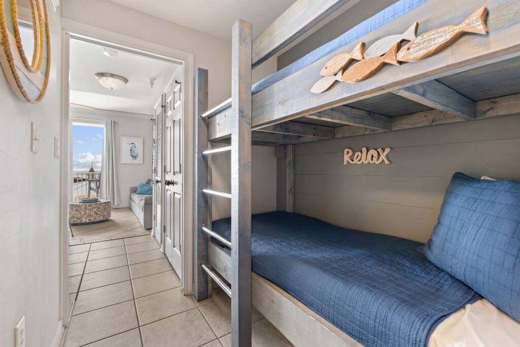 d8687736f8d148e682655cbae9a85346 LargeOriginal.jpg