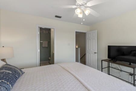 e40e2ddc66fd4f3f8f11d05625a4ca6d LargeOriginal.jpg