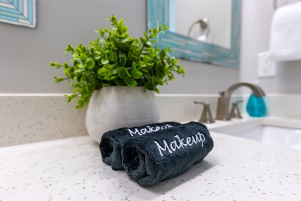 f53ae535d6504dec84cbb9782fa0505b LargeOriginal.jpg