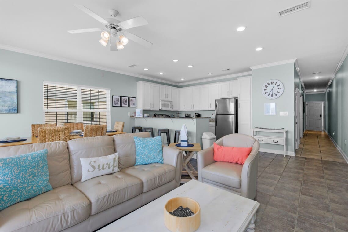 f600fc8b412d4326b696011c5154fd00 LargeOriginal.jpg