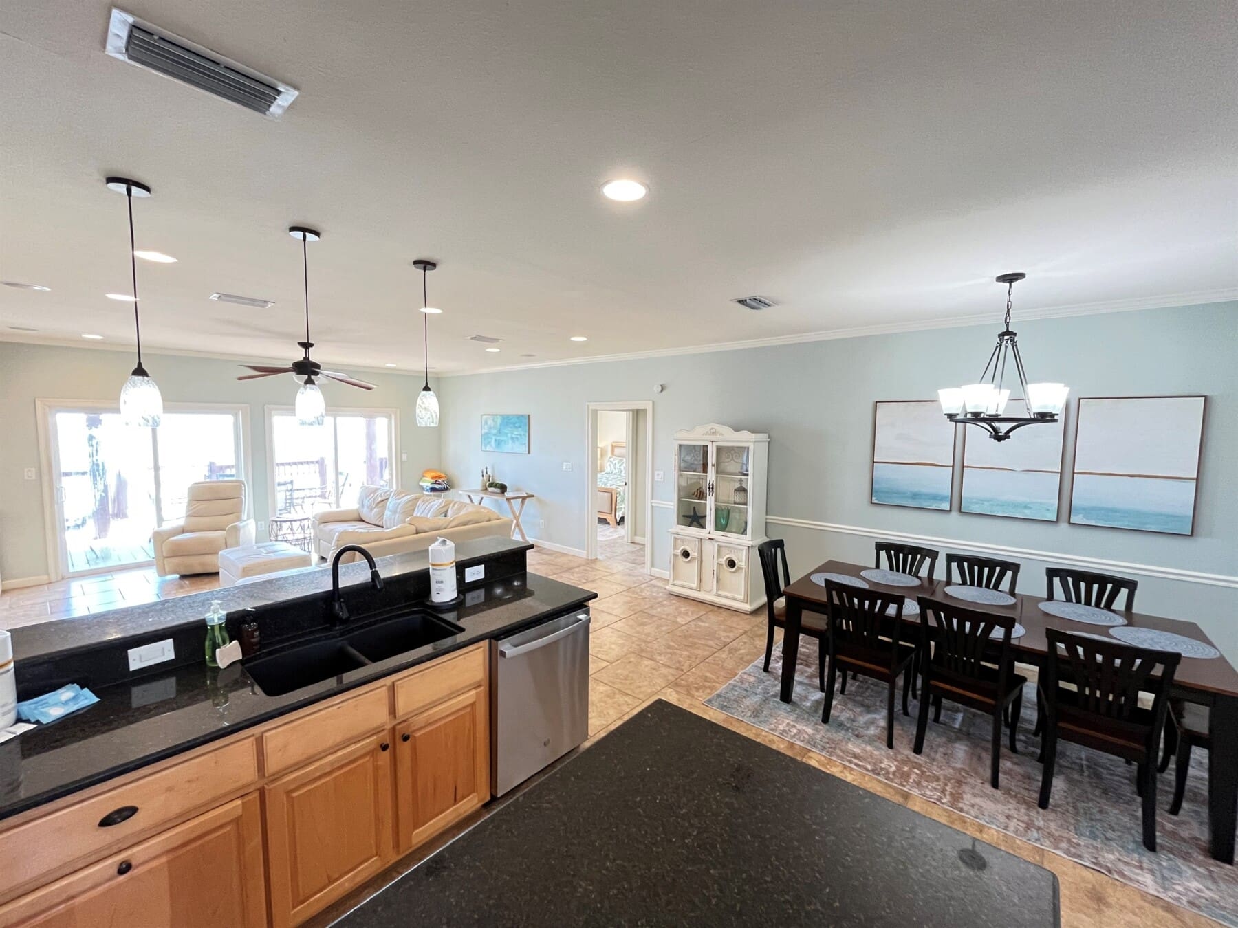 8effe1a360c84628a08fb12d84f92104 LargeOriginal.jpg