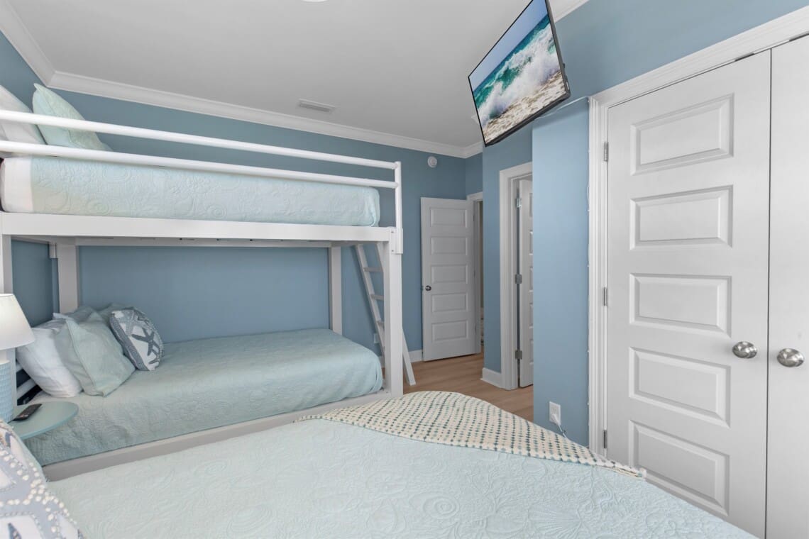 38e59f8fac764f4b94a3941b03dbee74 LargeOriginal.jpg