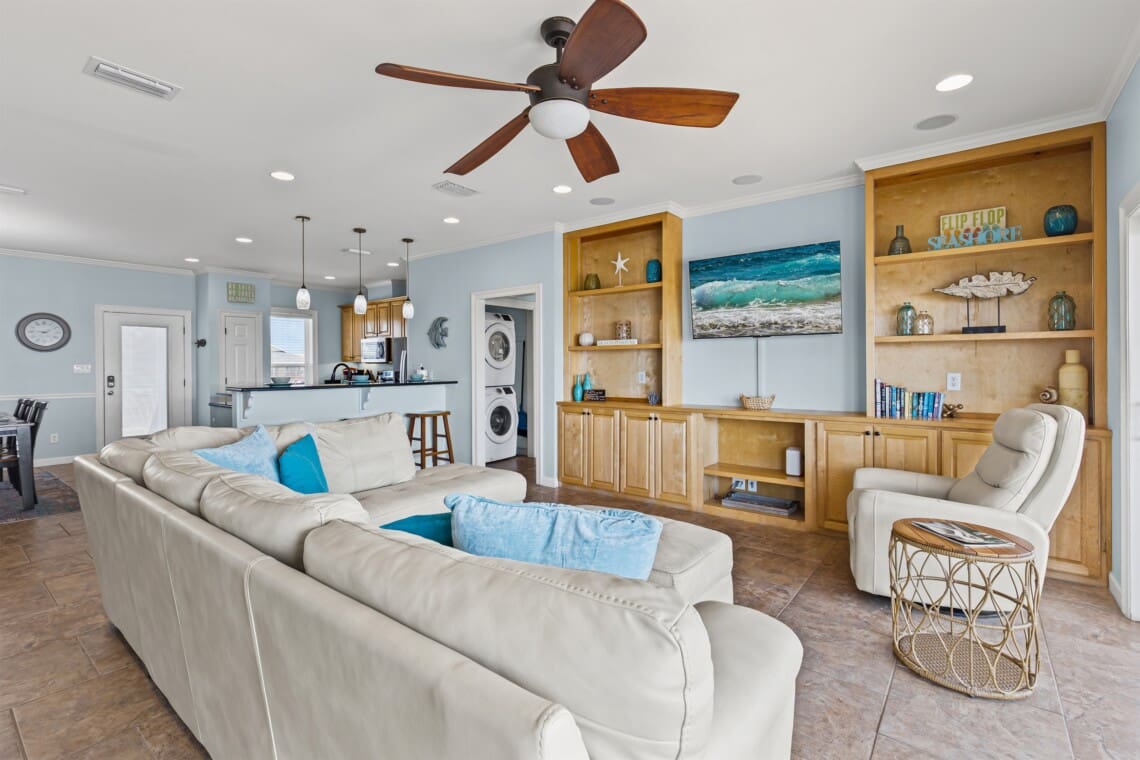 6932e8cb30264de0a7d6dc61cf7039bc LargeOriginal.jpg