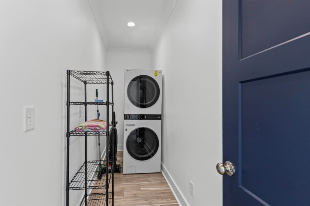 7b258cfa74694903aea9c3e3bcda9855 LargeOriginal.jpg