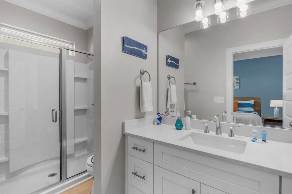 7c8e0cc9e3e84bf180dbb5f58b047222 LargeOriginal.jpg