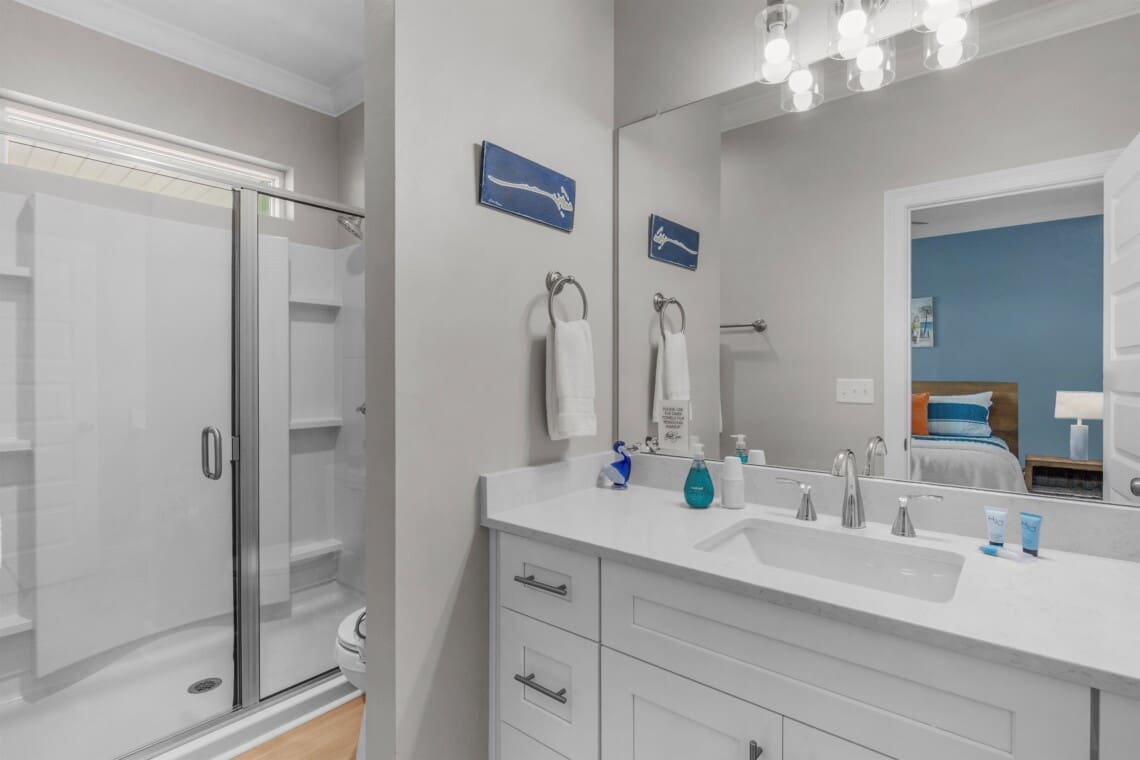 7c8e0cc9e3e84bf180dbb5f58b047222 LargeOriginal.jpg