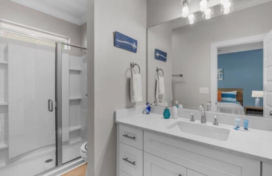 7c8e0cc9e3e84bf180dbb5f58b047222 LargeOriginal.jpg